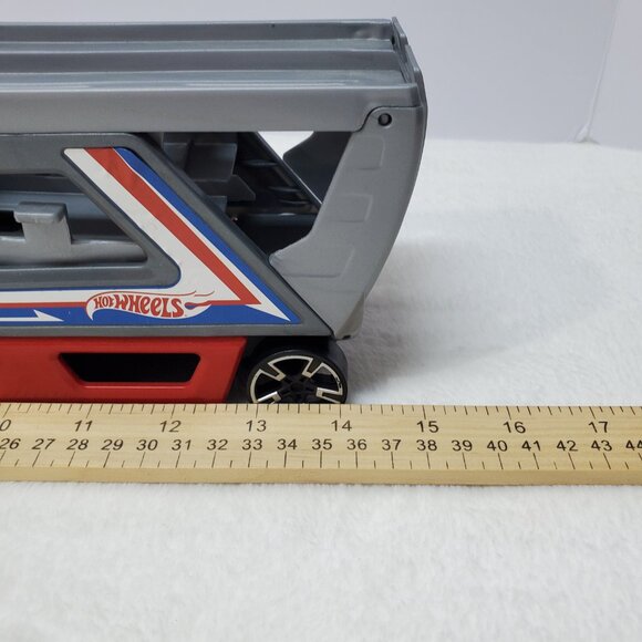 Red Hot Wheel Truck Hauler & Launcher Vehicle - Picture 7 of 12